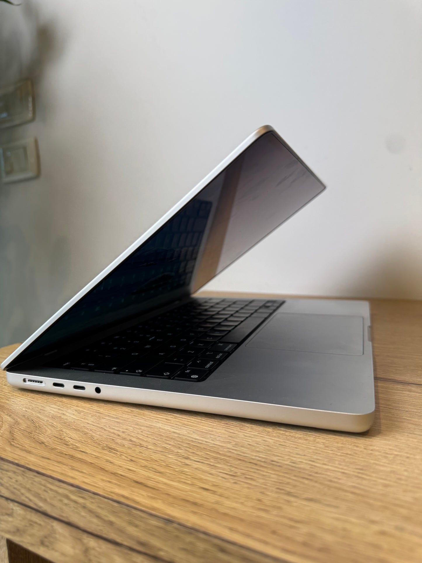 Macbook ( m3 pro )